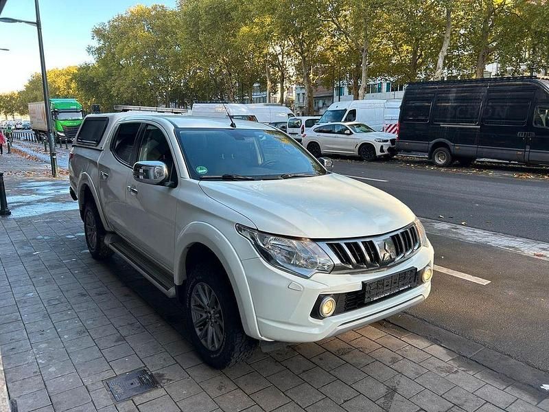 Gebraucht Mitsubishi L200 181 PS (133 kW) 2019 Weiß Pickup