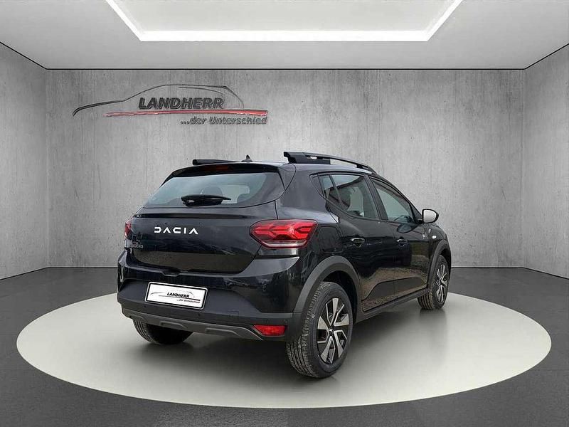 Neu Dacia Sandero Expression 91 PS (66 kW) 2025 Schwarz Limousine