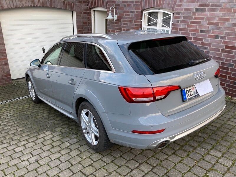 Grau Gebraucht 2018 Audi A4 Allroad Sport Kombi | 24.999 € (Guter Preis) - Bild 1/4