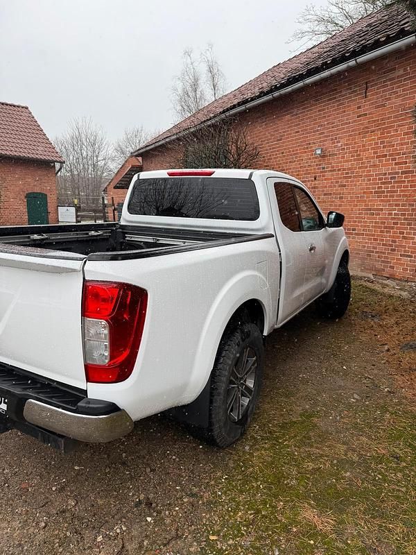 Gebraucht Nissan Navara 163 PS (119 kW) 2017 Weiß Abholung