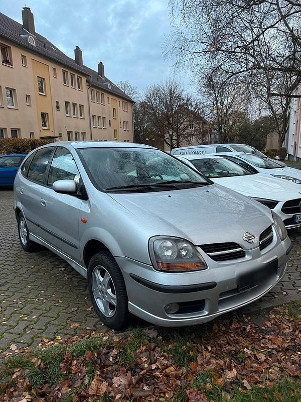 Silber Gebraucht 2001 Nissan Almera Tino Van / Kleinbus | 2.800 € - Bild 1/4
