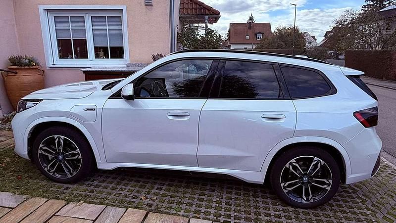 Weiß Gebraucht 2022 BMW X1 M Sport SUV | 45.000 € - Bild 1/4