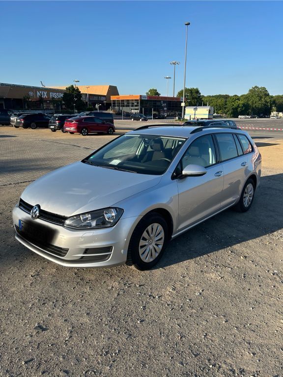 Silber Gebraucht 2015 VW Golf VII Trendline Kombi | 7.999 € (Superpreis) - Bild 1/4