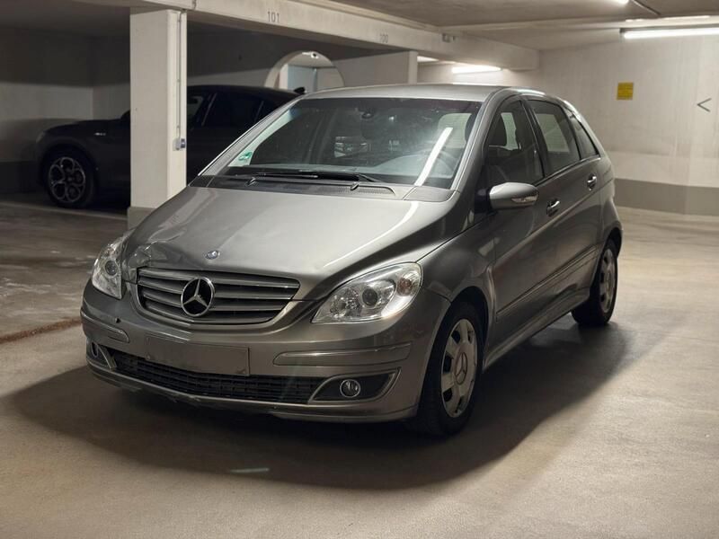 Silber Gebraucht 2007 Mercedes B180 Van / Kleinbus | 1.149 € (Guter Preis) - Bild 1/4
