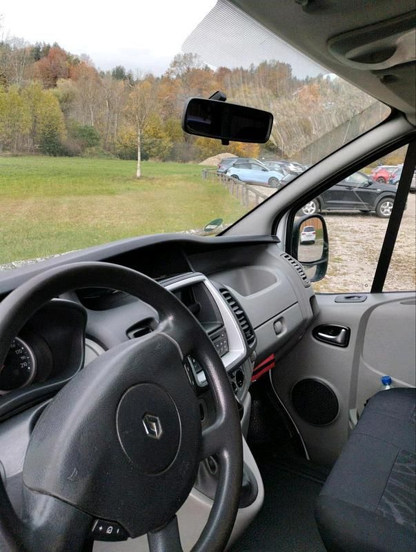 Gebraucht Renault Trafic 115 PS (84 kW) 2011 Weiß Van / Kleinbus