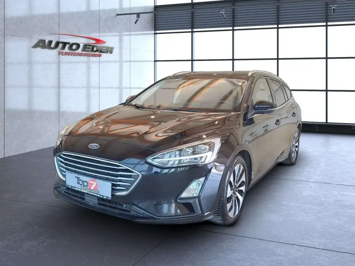 Gebraucht Ford Focus Cool & Connect 125 PS (91 kW) 2019 Iridiumschwarz Kombi