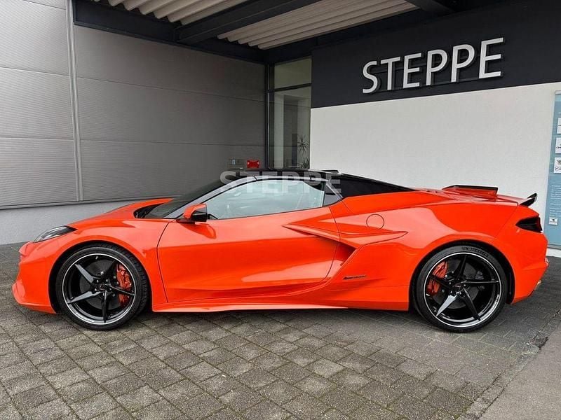 Neu Corvette C8 644 PS (473 kW) 2026 Orange Cabrio