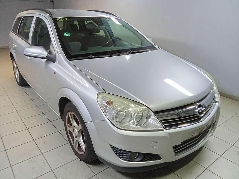Gebraucht Opel Astra Edition 125 PS (91 kW) 2009 Argon silber/ice silver (m2) Kombi