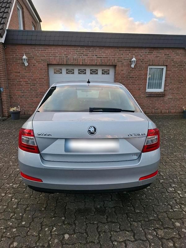 Gebraucht Skoda Octavia 150 PS (110 kW) 2014 Silber Kleinwagen