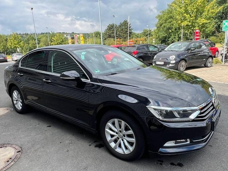 Gebraucht VW Passat Comfortline 150 PS (110 kW) 2018 Schwarz Limousine