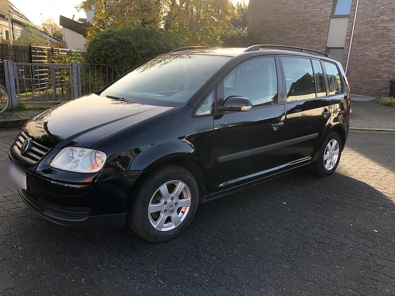 Schwarz Gebraucht 2003 VW Touran Van / Kleinbus | 1.799 € (Fairer Preis) - Bild 1/4