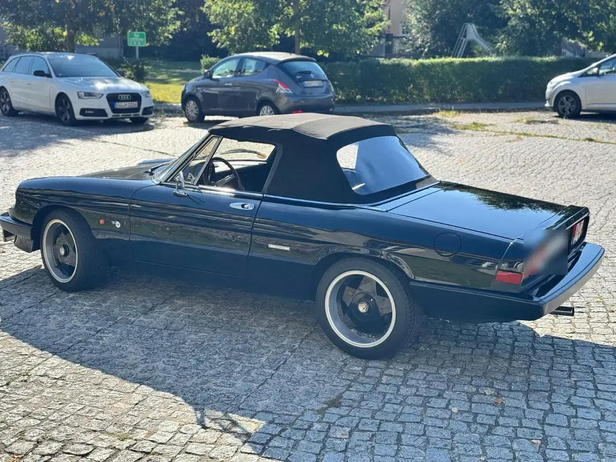 Gebraucht Alfa Romeo Spider 103 PS (75 kW) 1989 Schwarz Cabrio