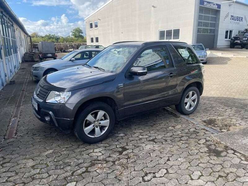 Grau Gebraucht 2009 Suzuki Grand Vitara Comfort SUV | 7.500 € (Etwas zu teuer) - Bild 1/2