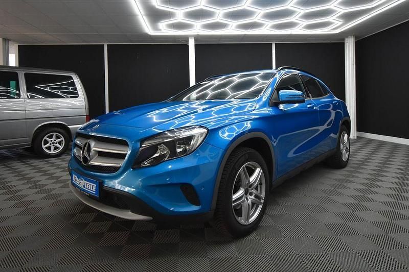 Gebraucht Mercedes GLA180 109 PS (80 kW) 2016 Blau SUV