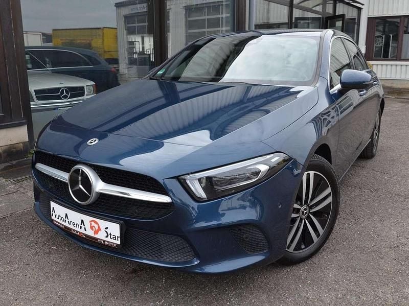 Usata Mercedes A250 160 CV (117 kW) 2020 Blu Utilitaria