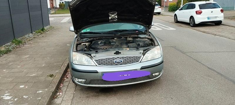 Gebraucht Ford Mondeo Ghia 131 PS (96 kW) 2005 Silber Kombi