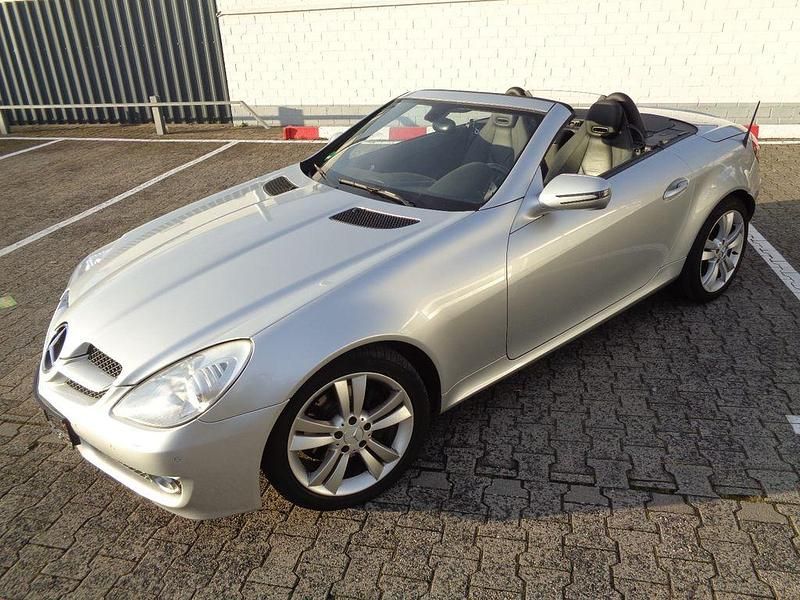 Silber Gebraucht 2008 Mercedes SLK200 Cabrio | 8.990 € (Fairer Preis) - Bild 1/4