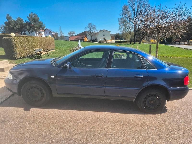 Gebraucht Audi A4 101 PS (74 kW) 1999 Limousine