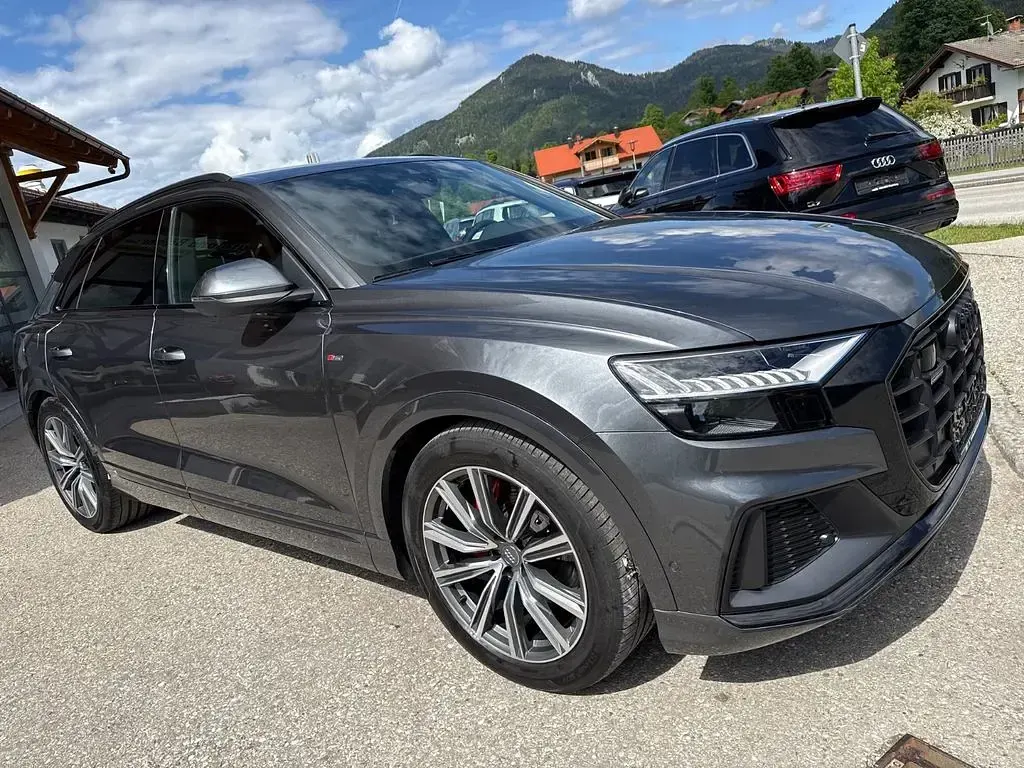 Gebraucht Audi Q8 S-Line 286 PS (210 kW) 2019 Grau SUV