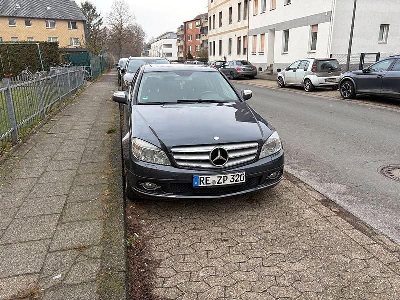 Grau Gebraucht 2008 Mercedes C180 Avantgarde Limousine | 3.400 € (Superpreis) - Bild 1/4