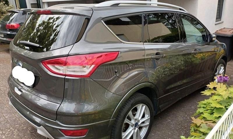 Gebraucht Ford Kuga Titanium 150 PS (110 kW) 2016 Schwarz SUV