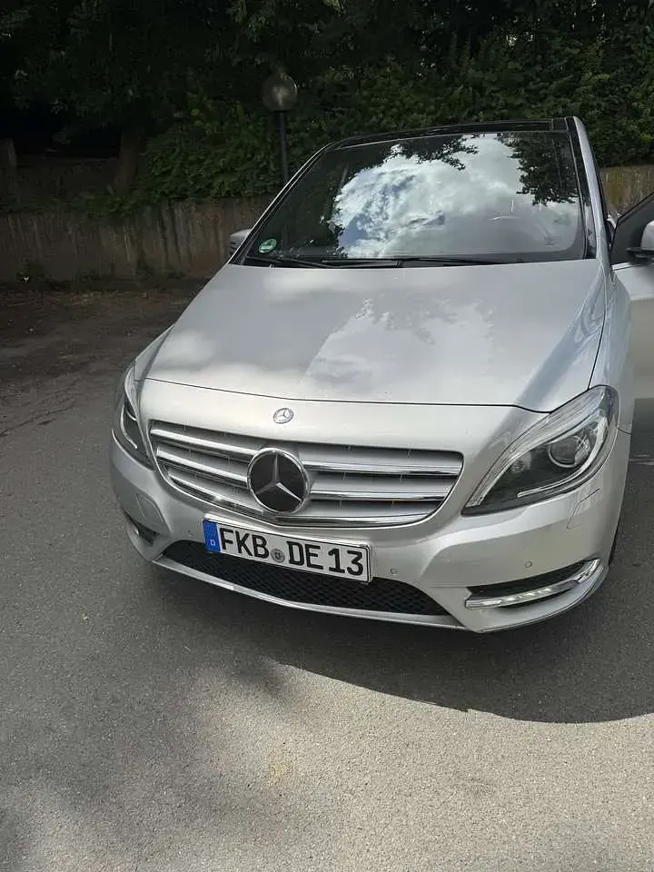 Gebraucht Mercedes B180 109 PS (80 kW) 2014 Kleinwagen