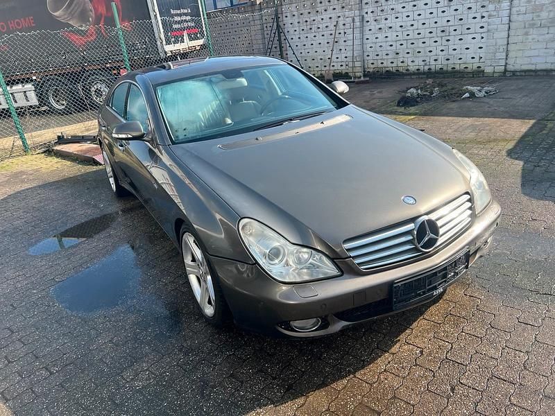 Gebraucht Mercedes CLS350 292 PS (214 kW) 2007 Gold Coupé