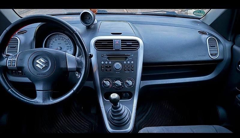 Second-hand Suzuki Splash 86 CP (63 kW) 2008 Verde Hatchback