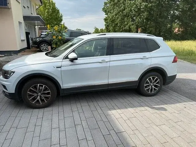 Gebraucht VW Tiguan Allspace Comfortline 150 PS (110 kW) 2018 Andere farben SUV