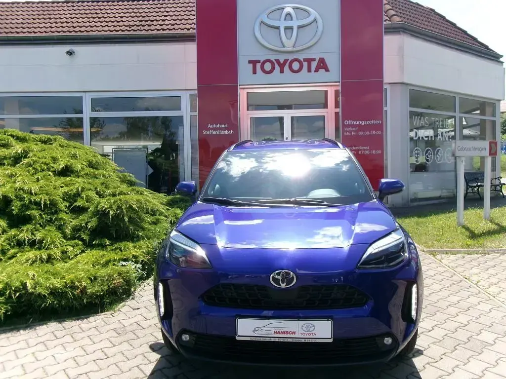 Neu Toyota Yaris Cross 131 PS (96 kW) 2026 Blau SUV