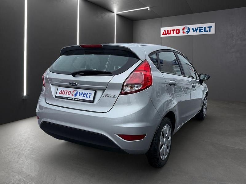 Gebraucht Ford Fiesta Cool & Sound Edition 65 PS (47 kW) 2016 Silber Limousine