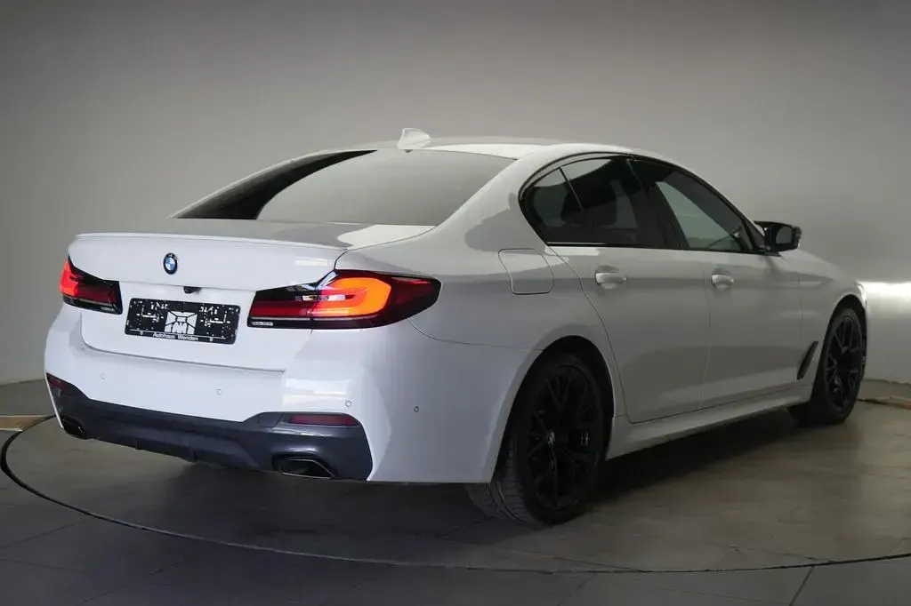 Gebraucht BMW 520 M Sport 190 PS (139 kW) 2022 Weiß Limousine