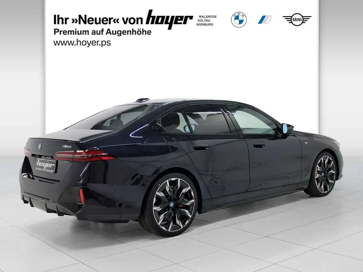 Gebraucht BMW i5 M Sport 442 kW (601 PS) 2024 Carbonschwarz metallic Limousine