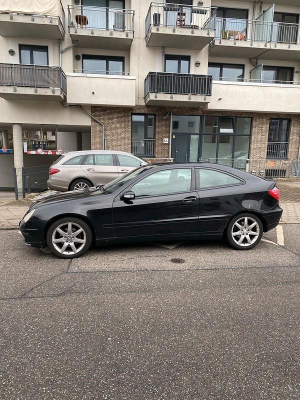 Gebraucht Mercedes C200 163 PS (119 kW) 2003 Schwarz Coupé