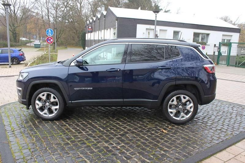 Gebraucht Jeep Compass Sport 182 PS (133 kW) 2020 Jazz blue pearl coat SUV