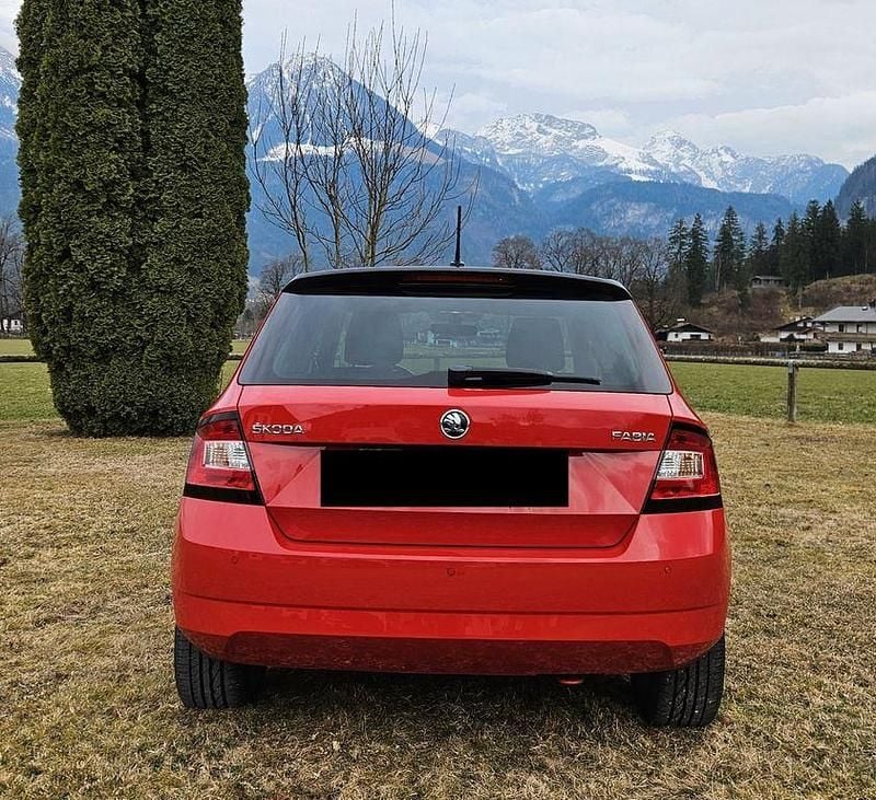 Gebraucht Skoda Fabia Style 105 PS (77 kW) 2015 Rot Limousine