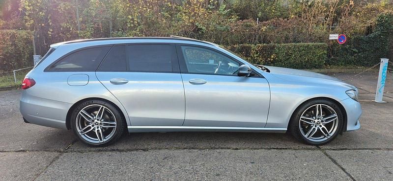 Gebraucht Mercedes E220 Avantgarde 194 PS (142 kW) 2017 Silber Kombi
