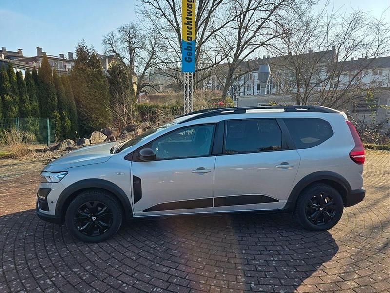 Gebraucht Dacia Jogger Extreme 101 PS (74 kW) 2022 Mondsteingrau Van / Kleinbus