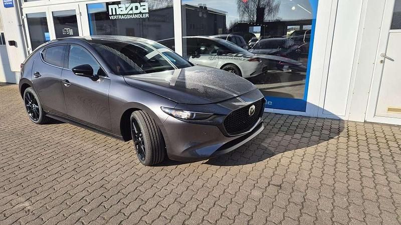 Machine gray Gebraucht 2025 Mazda 3 Nagisa Limousine | 31.940 € (Fairer Preis) - Bild 1/4