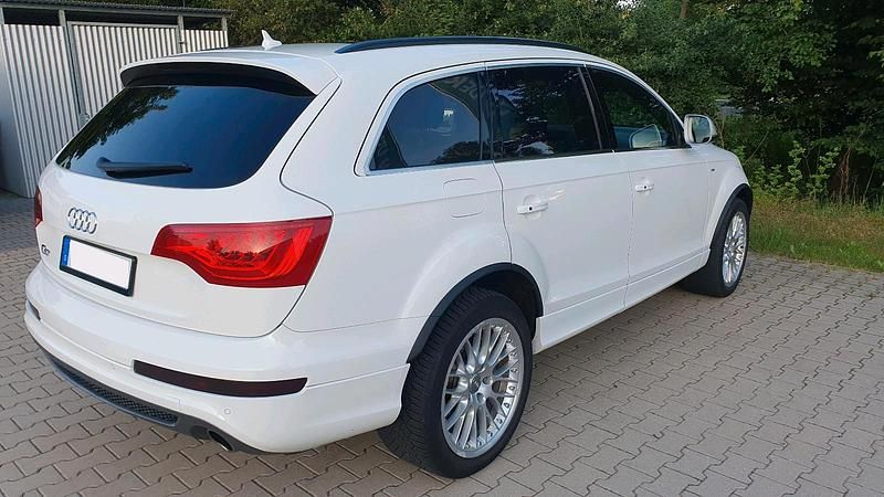 Weiß Gebraucht 2011 Audi Q7 S-Line SUV | 11.900 € (Superpreis) - Bild 1/4