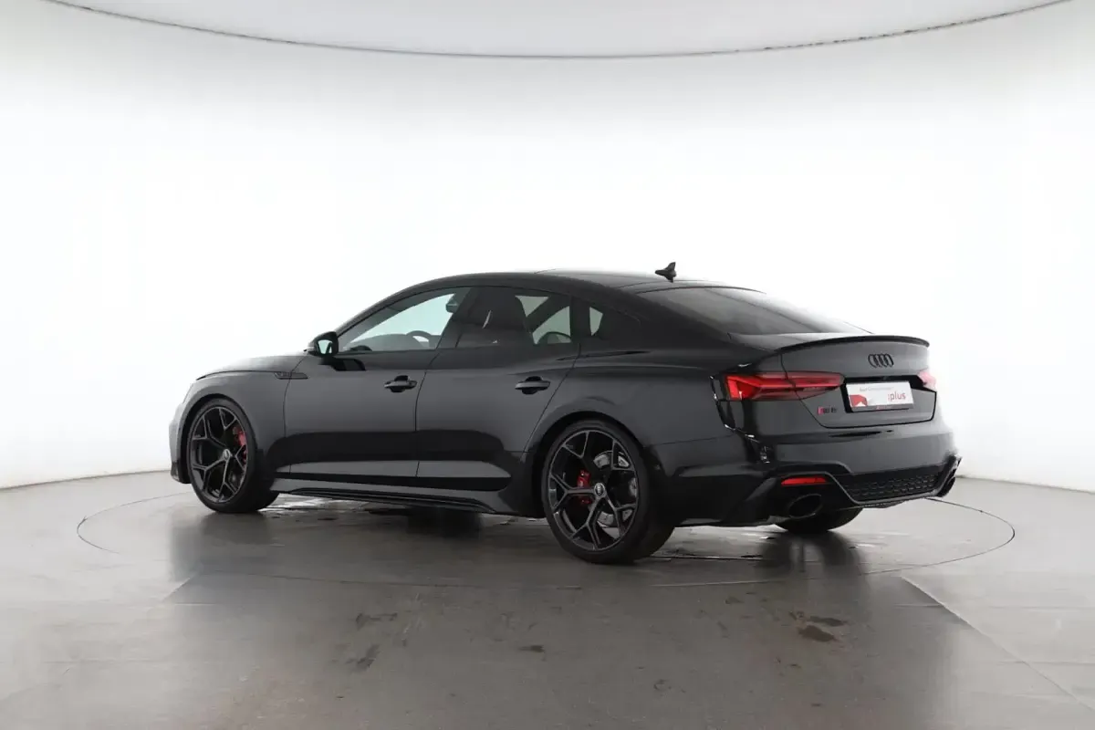 Gebraucht Audi RS5 Sportback Ambiente 450 PS (330 kW) 2024 Mythosschwarz metallic Limousine