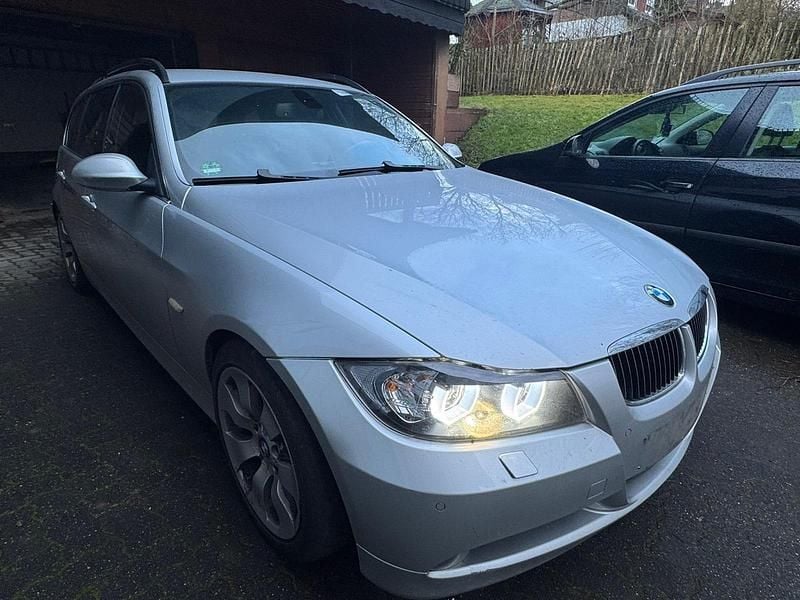 Gebraucht BMW 325 197 PS (144 kW) 2008 Grau Kombi