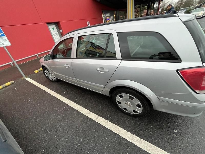 Gebraucht Opel Astra 104 PS (76 kW) 2005 Silber Kombi