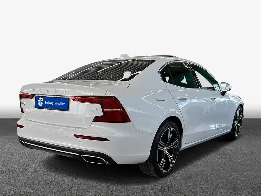 Gebraucht Volvo S60 Inscription 392 PS (288 kW) 2022 Crystal whiteperleffekt 707 Limousine