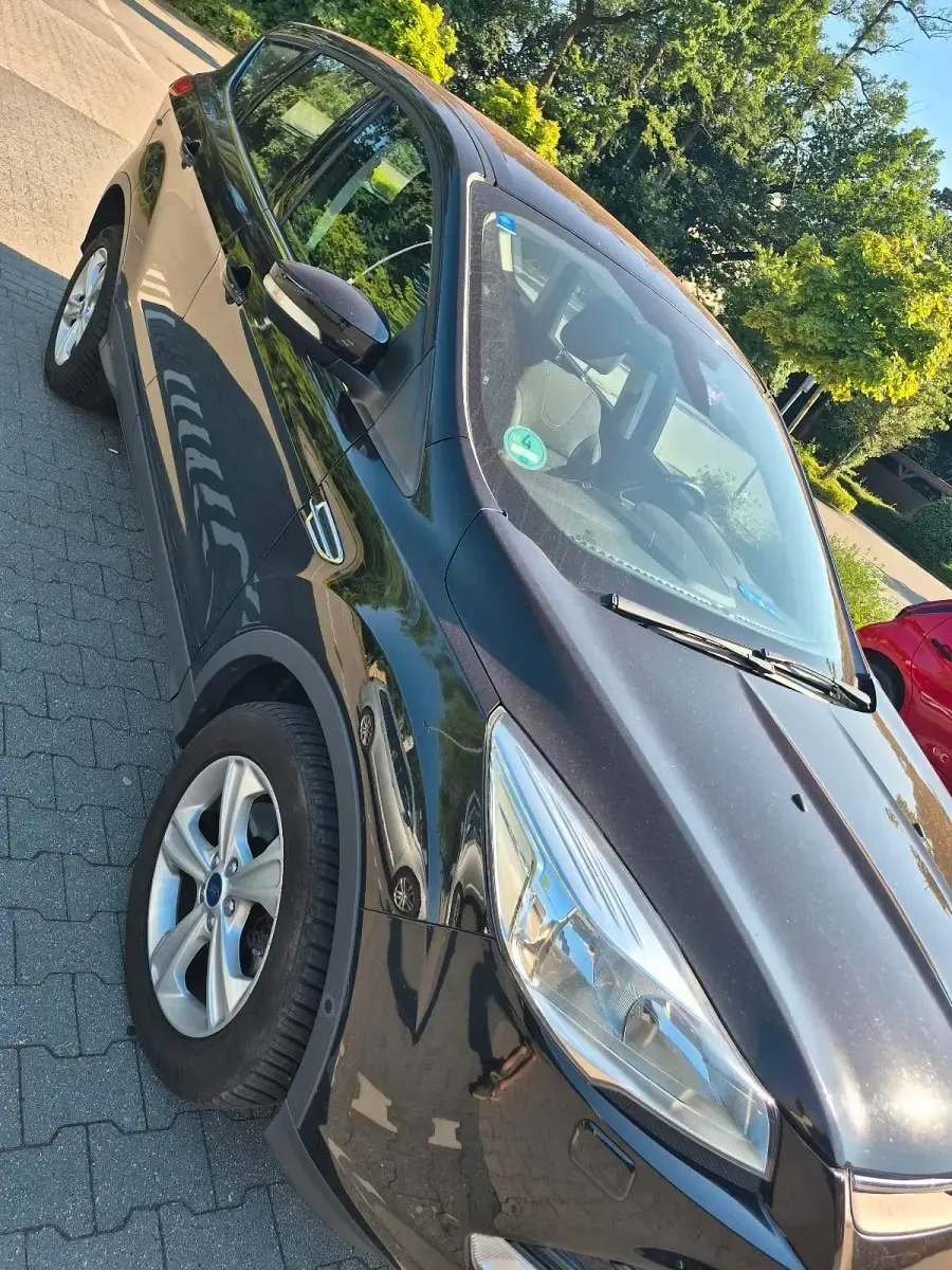 Gebraucht Ford Kuga 140 PS (102 kW) 2014 Schwarz SUV