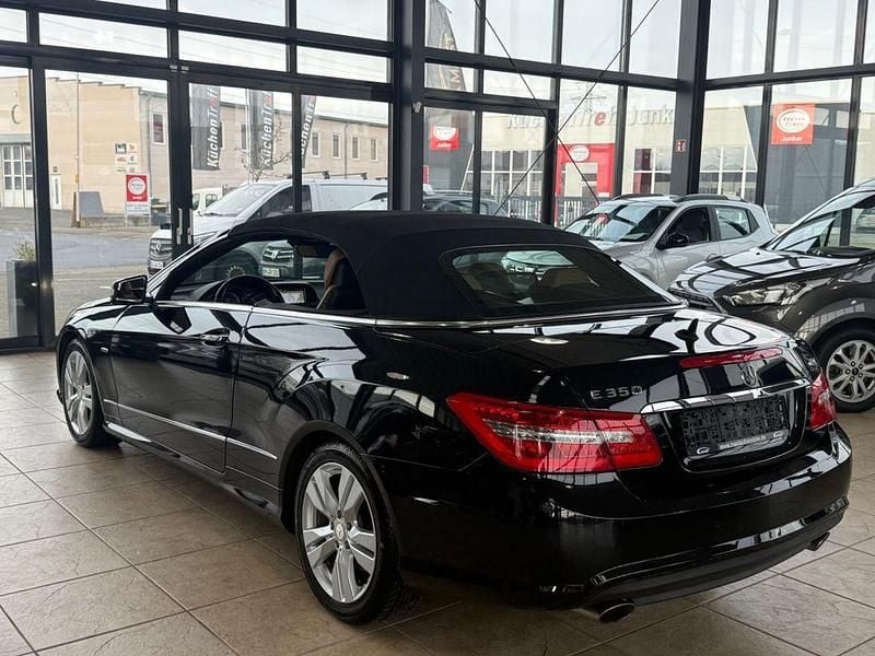 Gebraucht Mercedes E350 231 PS (169 kW) 2011 Obsidianschwarz Cabrio