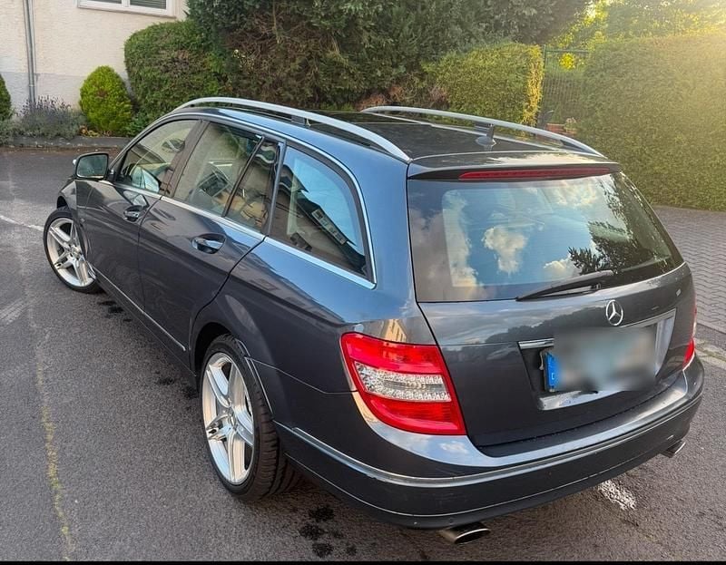 Blau Gebraucht 2007 Mercedes C320 Kombi | 9.000 € (Etwas zu teuer) - Bild 1/4