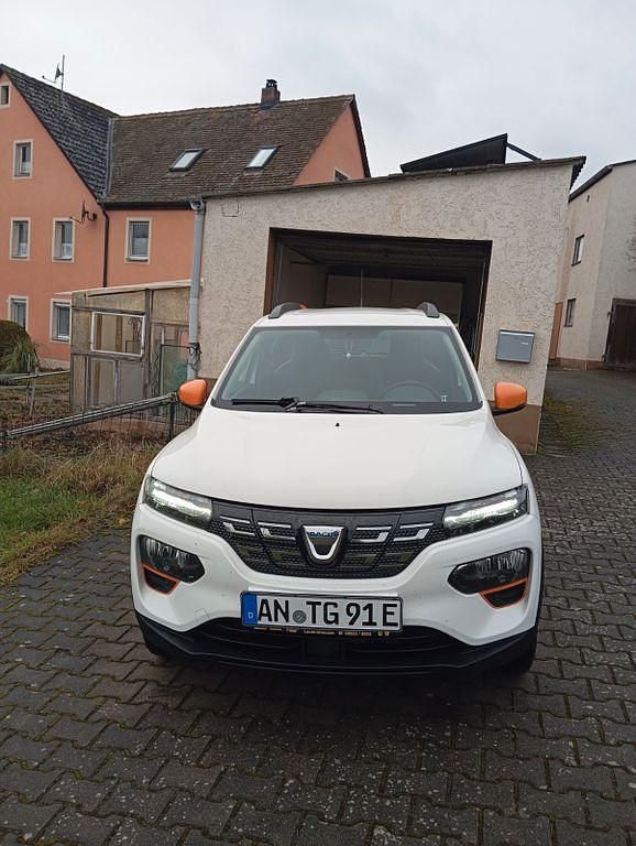 Gebraucht Dacia Spring Comfort Plus 33 kW (45 PS) 2021 Weiß Kleinwagen