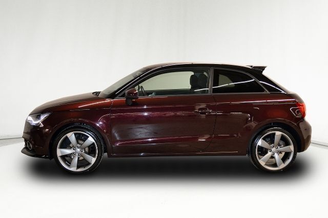 Gebraucht Audi A1 Ambition 90 PS (66 kW) 2013 Rot metallic Kleinwagen