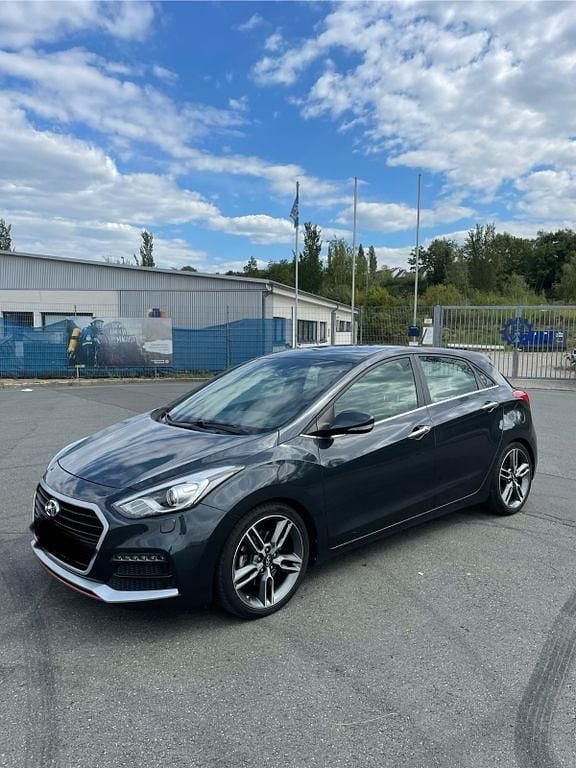 Schwarz Gebraucht 2016 Hyundai i30 Turbo Coupé | 11.600 € (Fairer Preis) - Bild 1/4